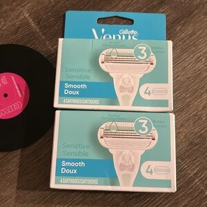 Lot of 2 Gillette Venus Smooth Women's Razor Blades - 4 ct each